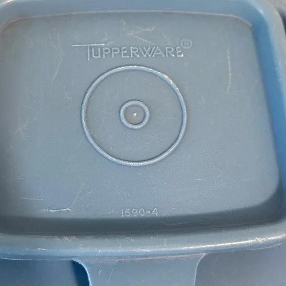 Vintage Tupperware Store N Pour Cereal Keeper Blue Flip Top Pour Clear Container - Picture 2 of 10